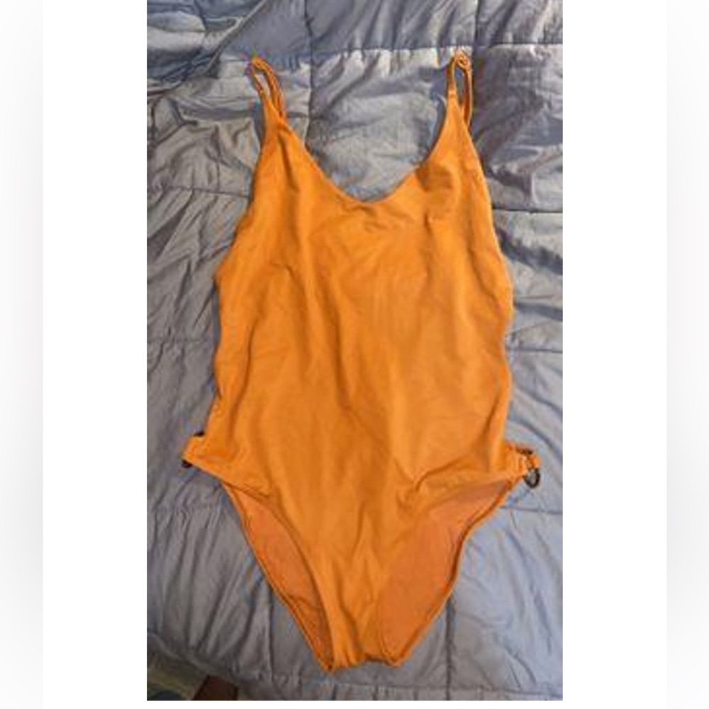 Aeries scoop back open side one piece bathing suit - Picture 6 of 6